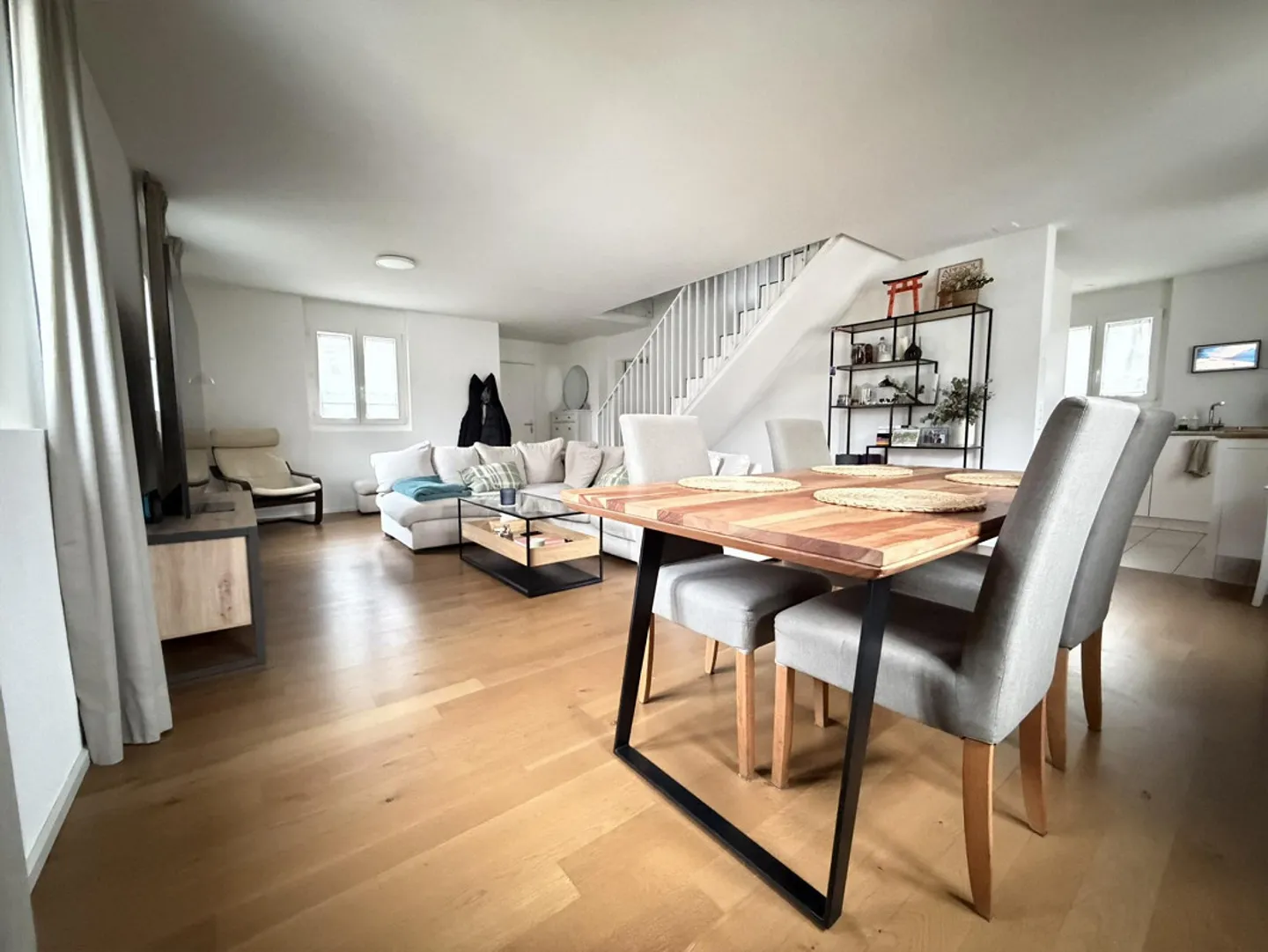 Charmante Maisonette in Weiningen - Foto 1 von 14