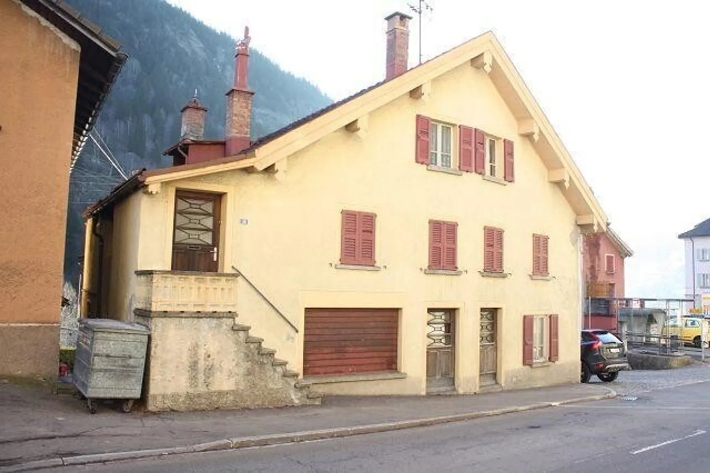 10-room single-family house / house with 10 rooms - Photo 2 of 9