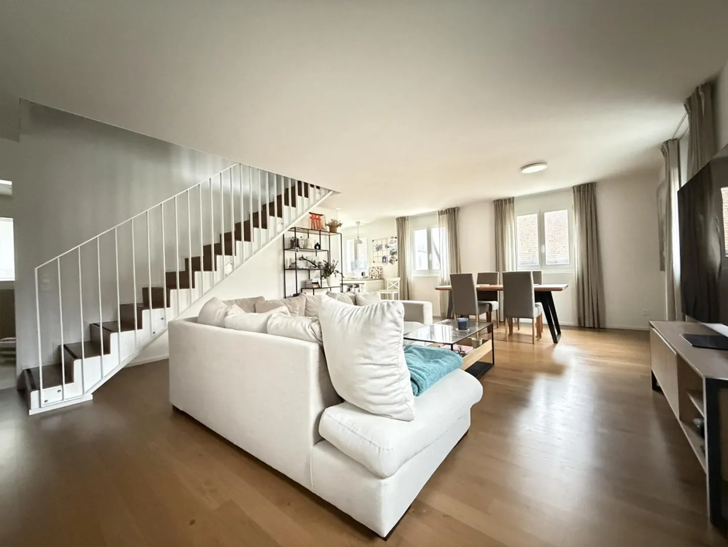 Charmante Maisonette in Weiningen - Foto 2 von 14