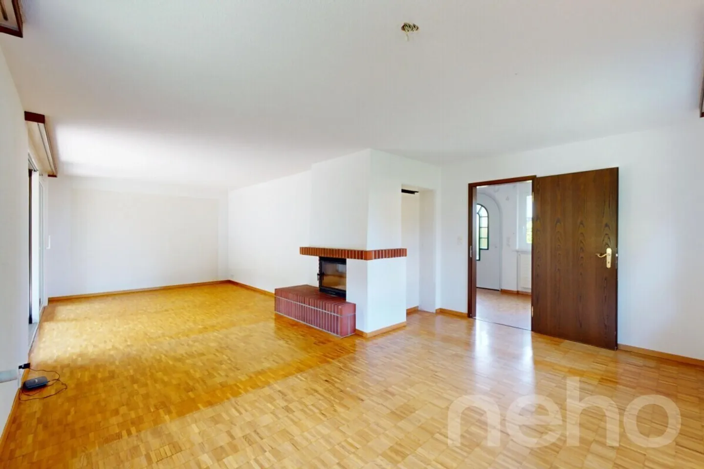 Affascinante casa a schiera con grande potenziale a Dielsdorf - Foto 4 di 12