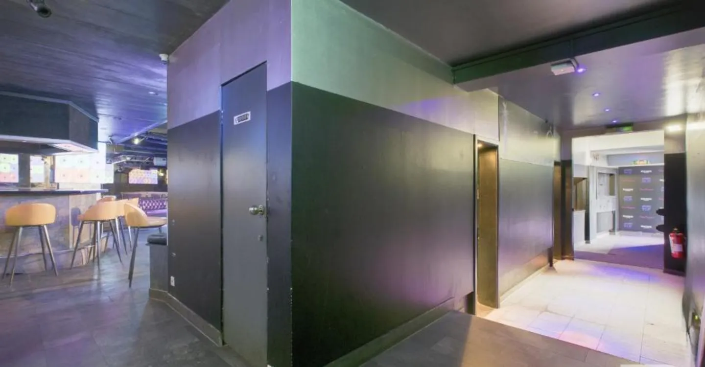 Commercial Space - Photo 8 of 11