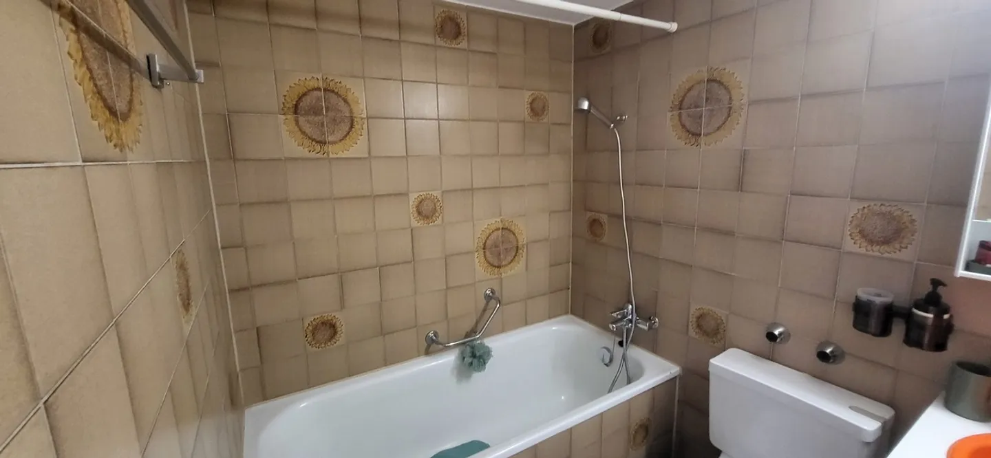 2.5 Room Apartment with Charm for Rent in the City Center of Biel - Photo 6 of 7