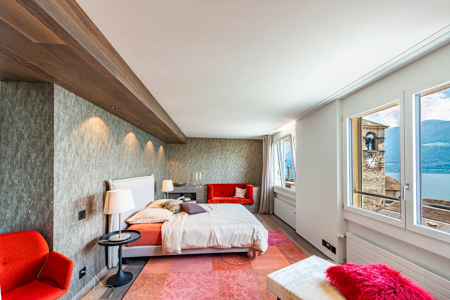 Furnished duplex penthouse with views of Lake Maggiore - Photo 9 of 15