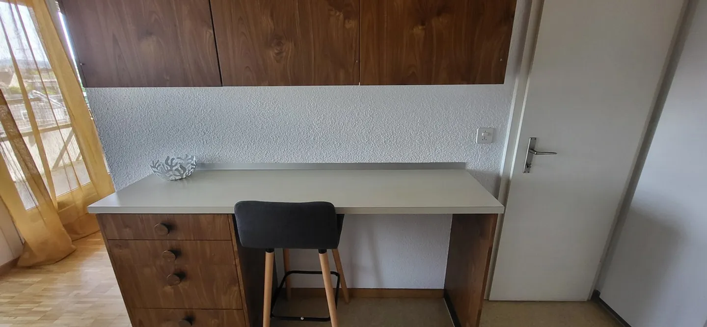 2.5 Room Apartment with Charm for Rent in the City Center of Biel - Photo 4 of 7