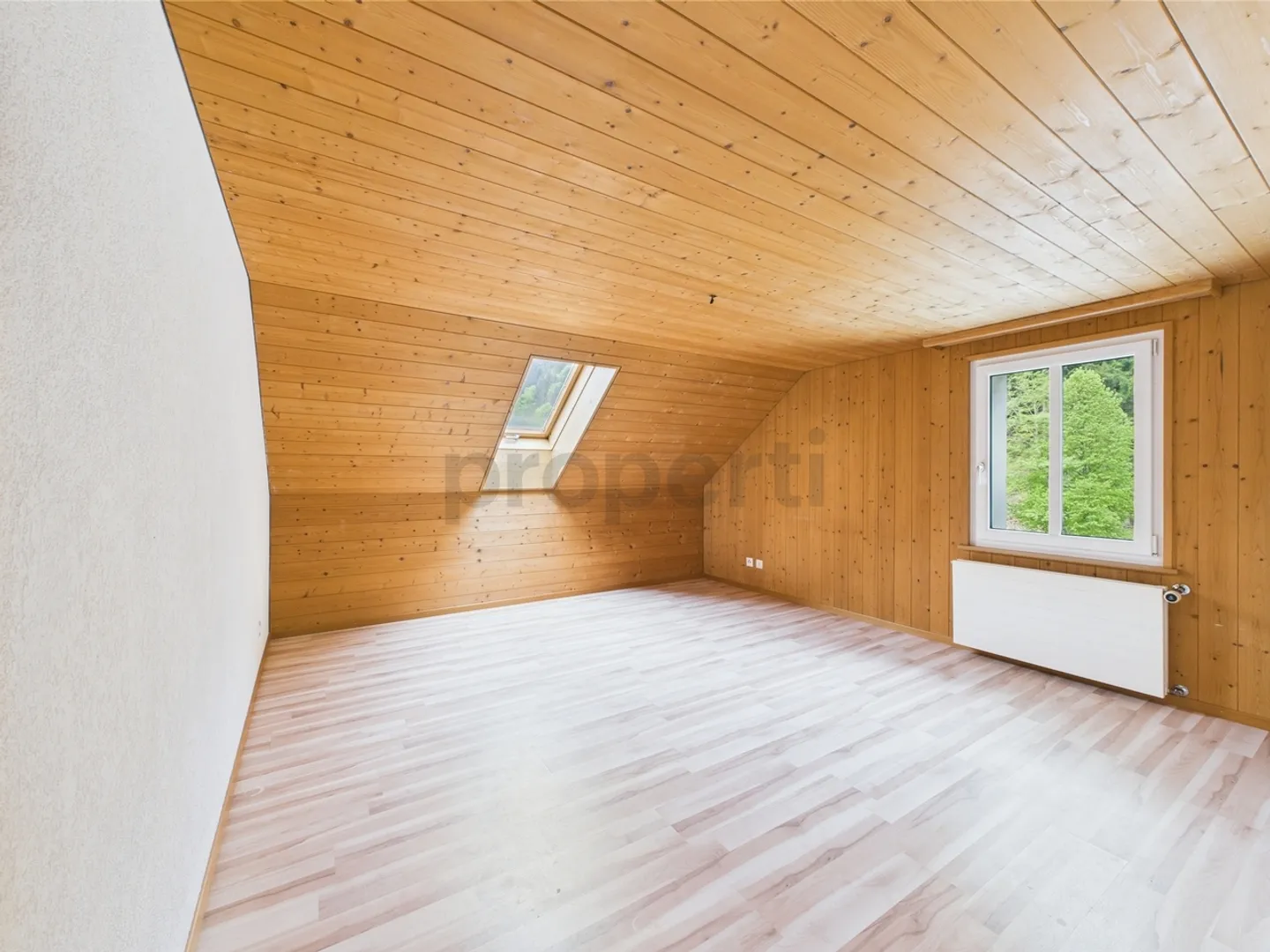Ottima opportunità: Casa bifamiliare con studio e magazzino - Versatile e ampliabile - Foto 5 di 13