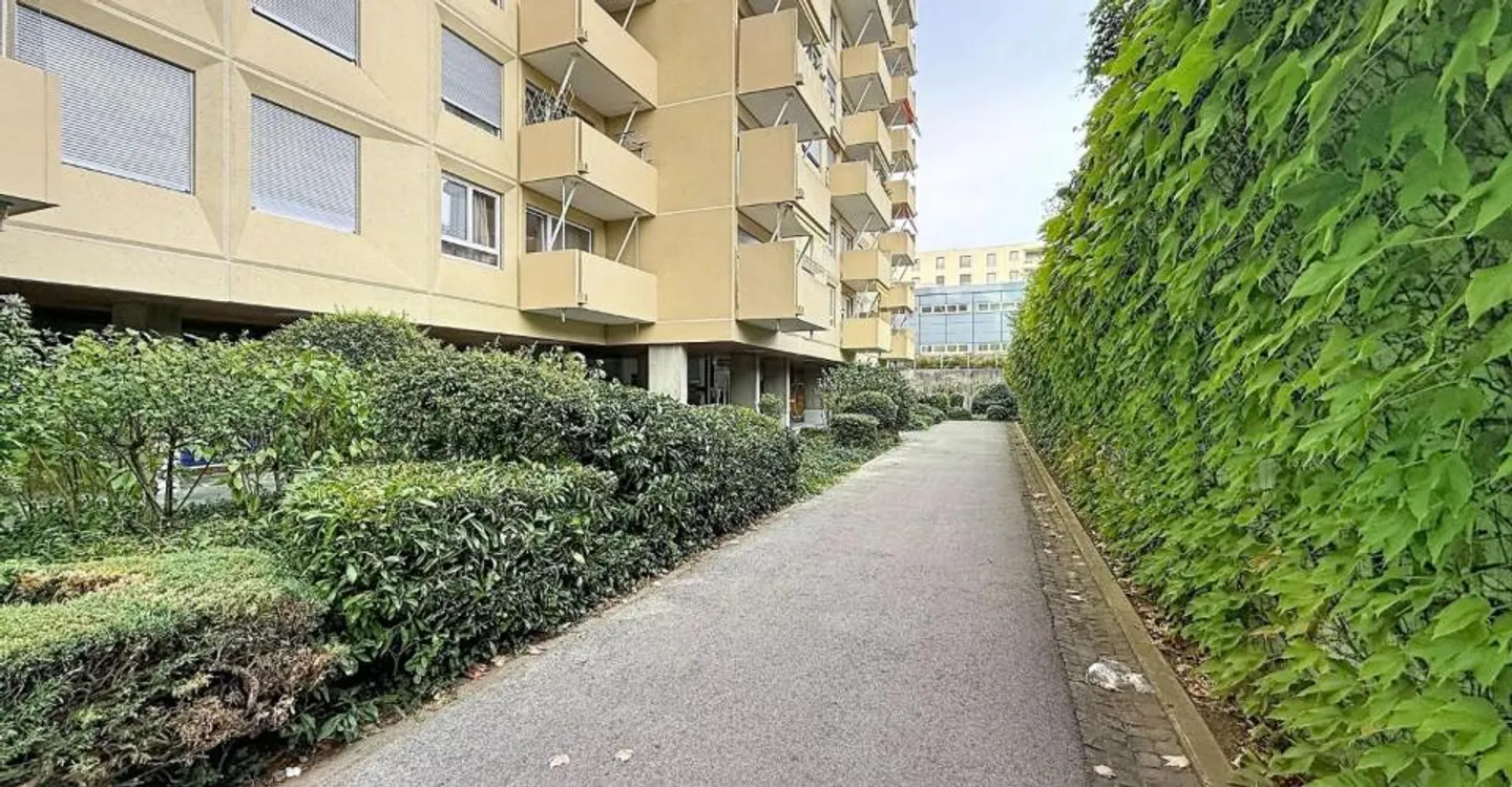 Spacious and bright apartment with 2 balconies - Photo 9 of 9