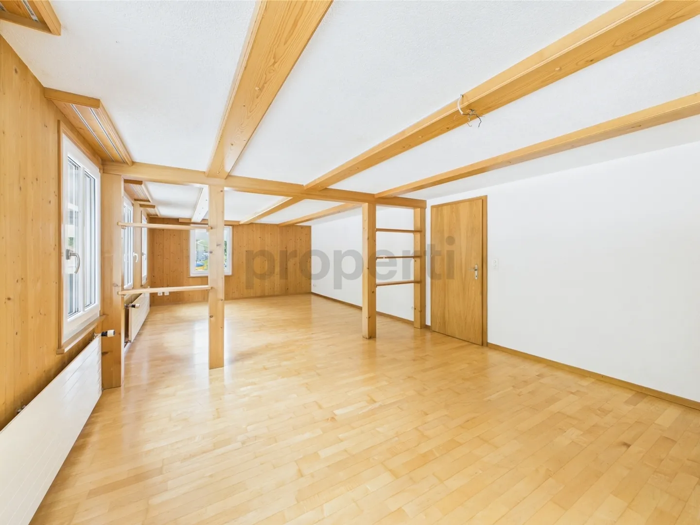 Ottima opportunità: Casa bifamiliare con studio e magazzino - Versatile e ampliabile - Foto 2 di 13