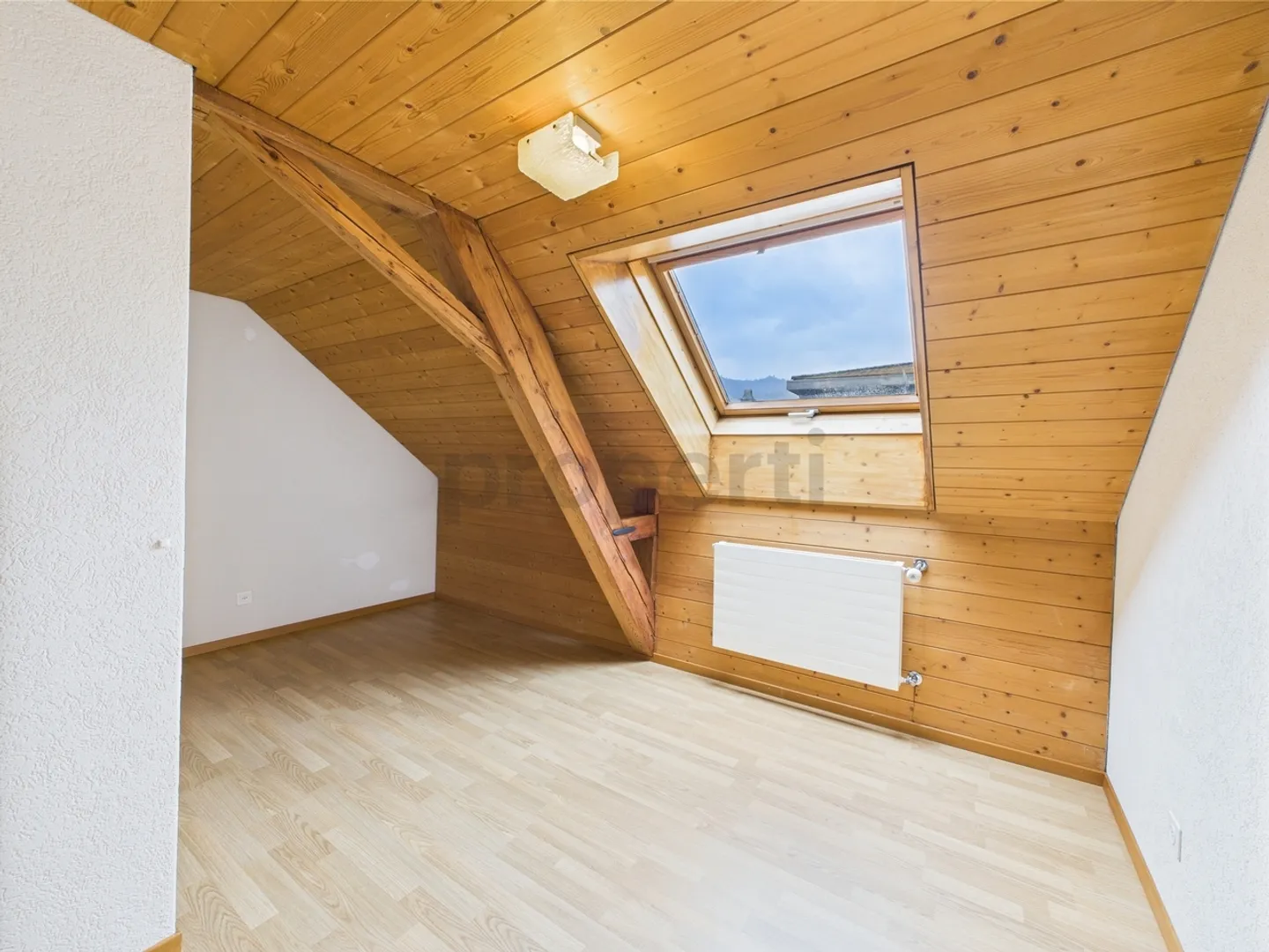 Ottima opportunità: Casa bifamiliare con studio e magazzino - Versatile e ampliabile - Foto 10 di 13