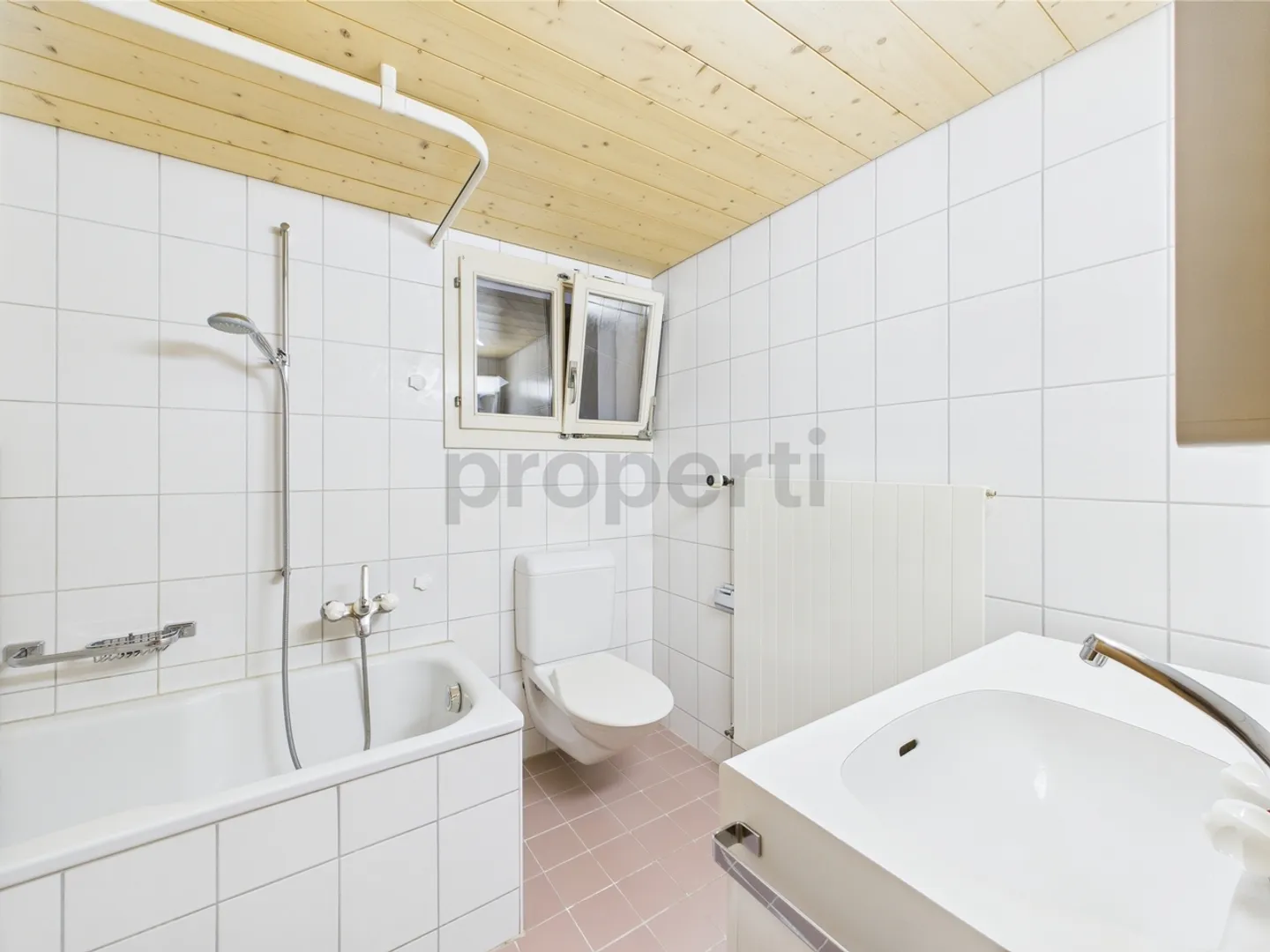 Ottima opportunità: Casa bifamiliare con studio e magazzino - Versatile e ampliabile - Foto 11 di 13