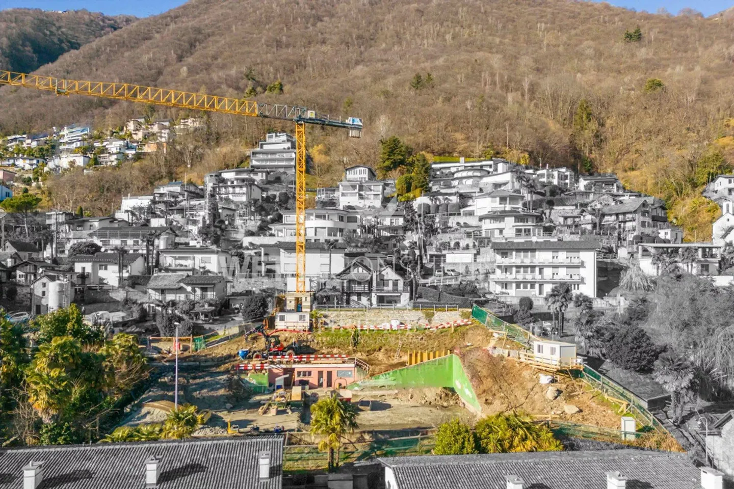 Villa elegante e moderna con vista lago e giardino a Brione sopra Minus... - Foto 9 di 11