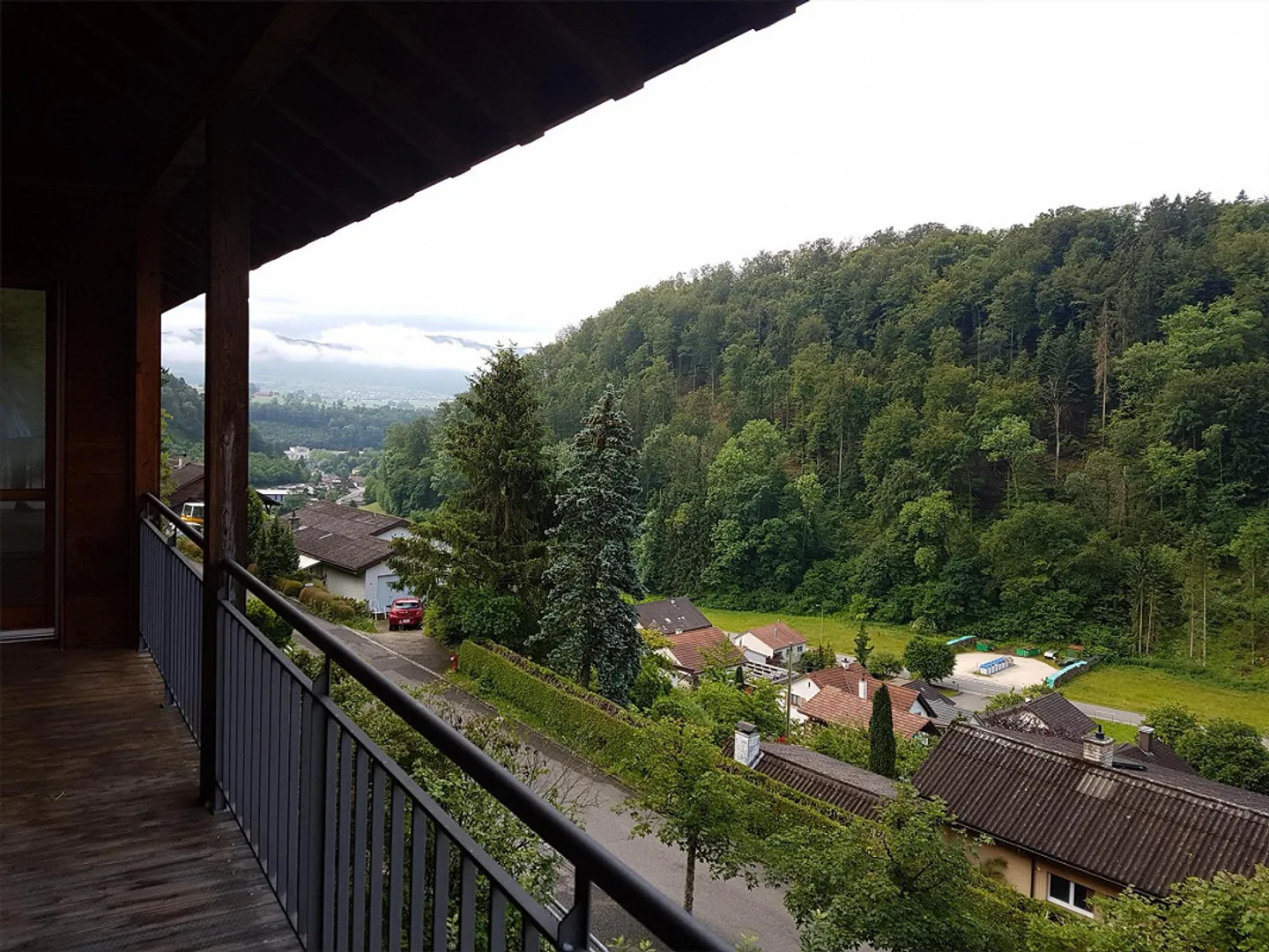 Charming 4.5-room apartment with balcony and garage in Dittingen - Photo 1 of 9