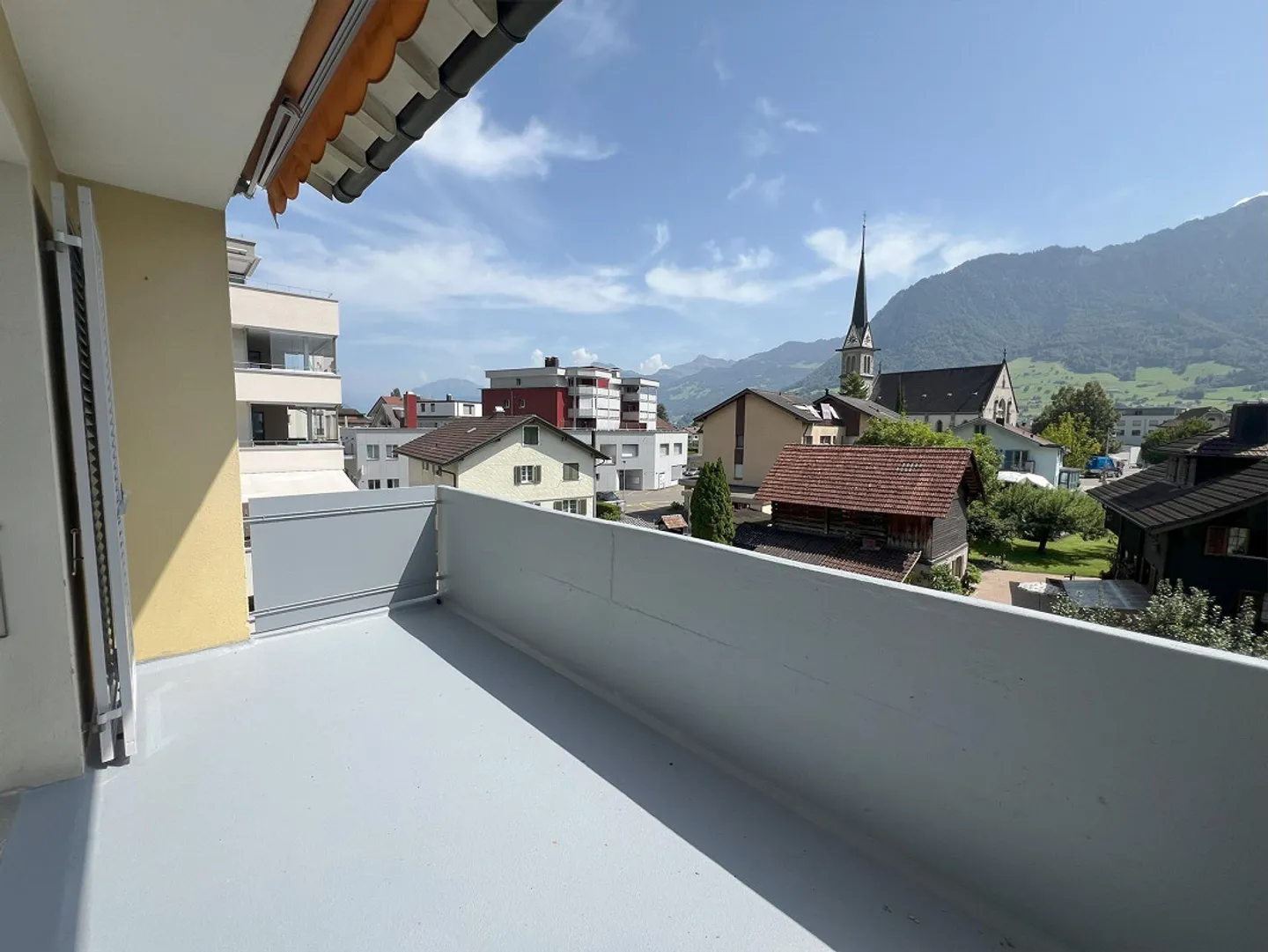 Appartement 5.5 pièces partiellement rénové à Ennetbürgen - Photo 9 sur 9