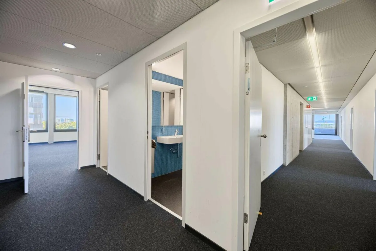 Espace de travail de première classe de 604 m² avec vue et balcon - Photo 7 sur 12