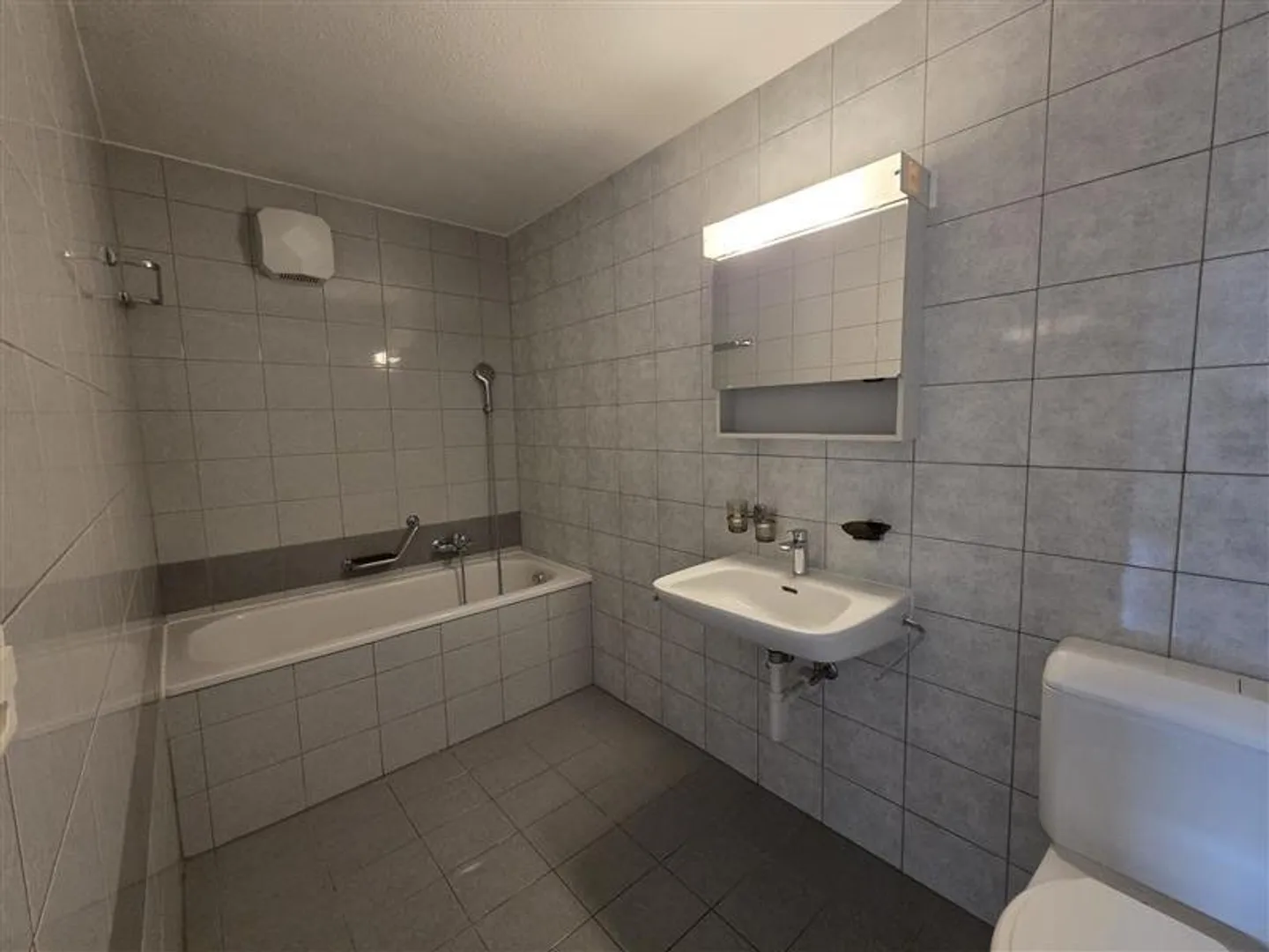 02682 - 3-room apartment - entrance "A" - Rue du Chablais 8 - Muraz - Photo 8 of 9