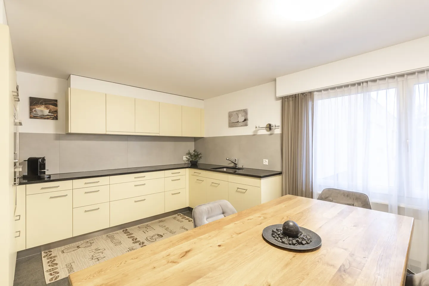 Family-friendly living in a good location - Photo 5 of 11