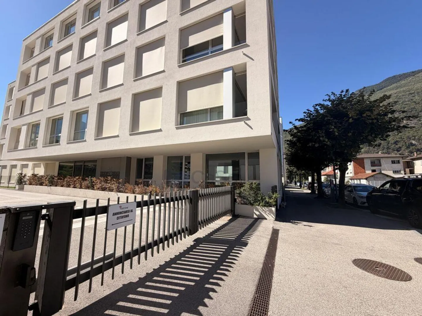 BELLINZONA CENTRE - APPARTEMENT MODERNE 2.5 CHAMBRES, TERRASSE SPACIEUSE - Photo 16 sur 16