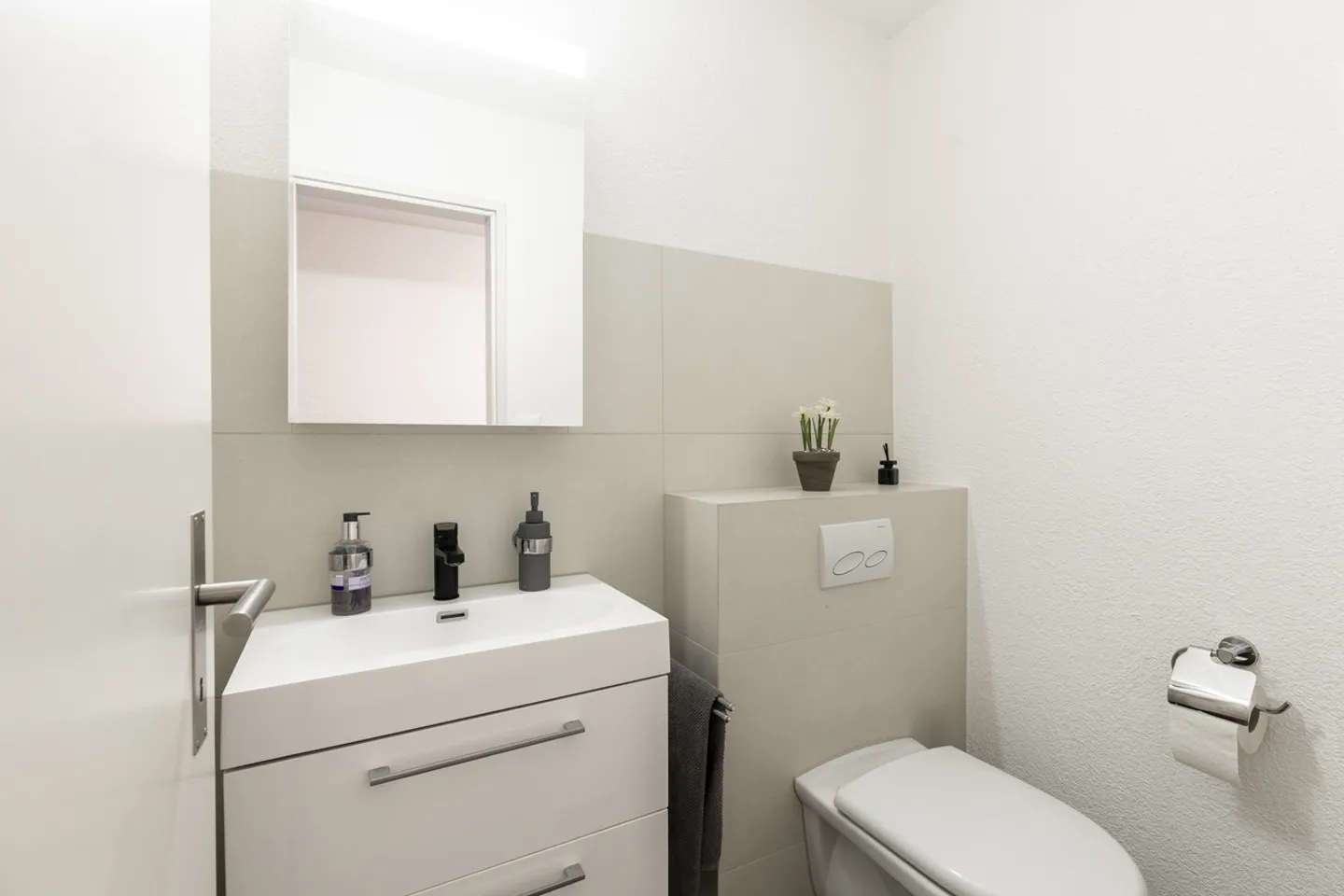 Family-friendly living in a good location - Photo 8 of 11