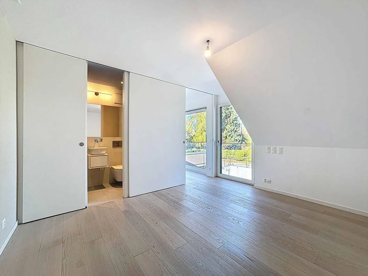 Charmant appartement de 2.5 pièces avec vue champêtre - Photo 7 sur 11