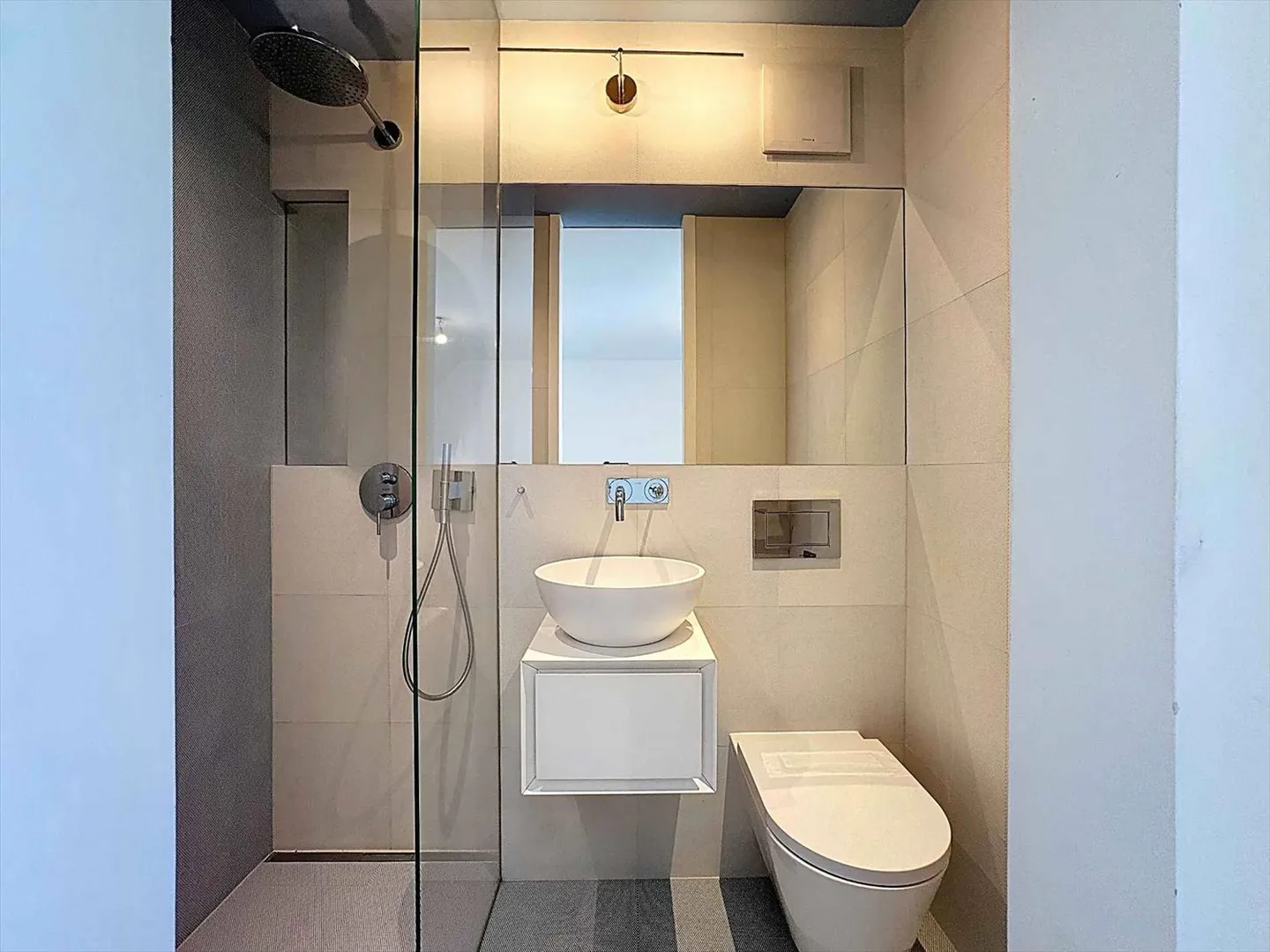 Charmant appartement de 2.5 pièces avec vue champêtre - Photo 8 sur 11