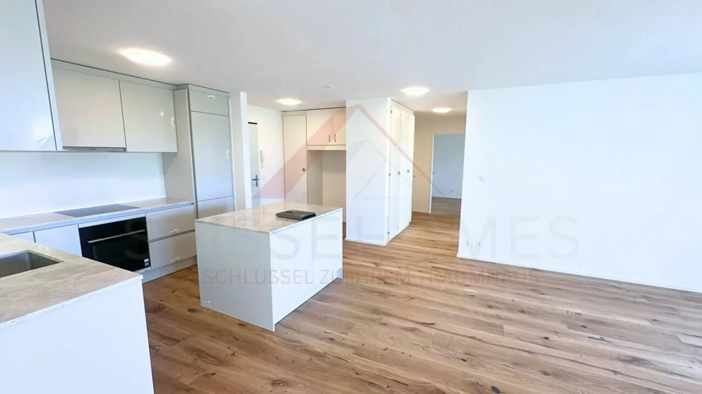 Appartamento 3.5 camere ristrutturato con balcone nella periferia verde di Solothurn - Foto 4 di 8