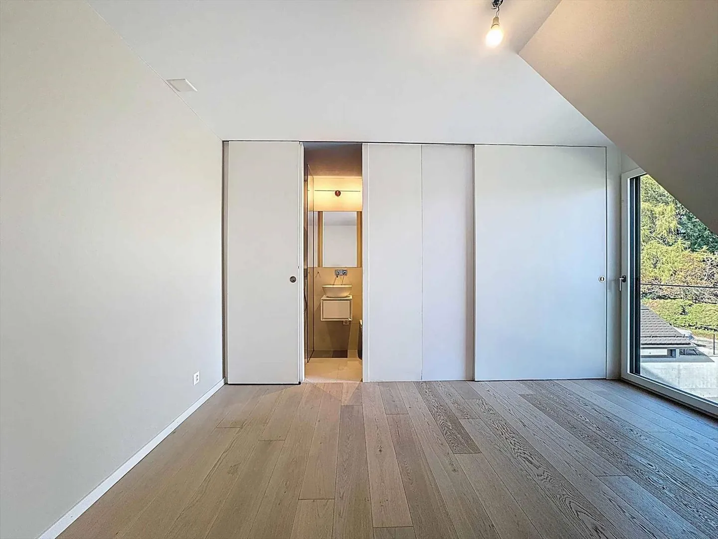 Charmant appartement de 2.5 pièces avec vue champêtre - Photo 10 sur 11