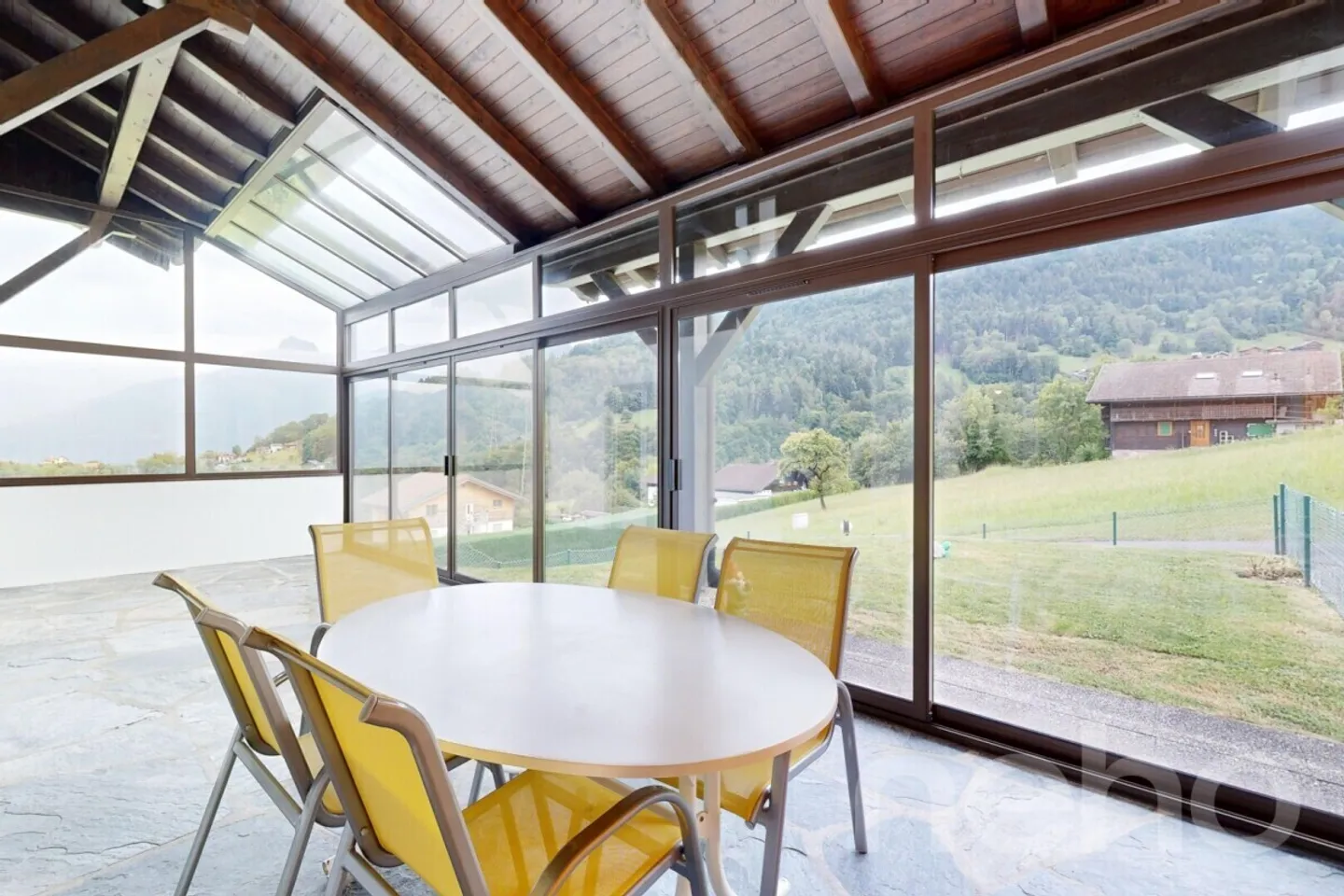 Casa familiare con vista panoramica - Giardino e garage - Foto 7 di 12