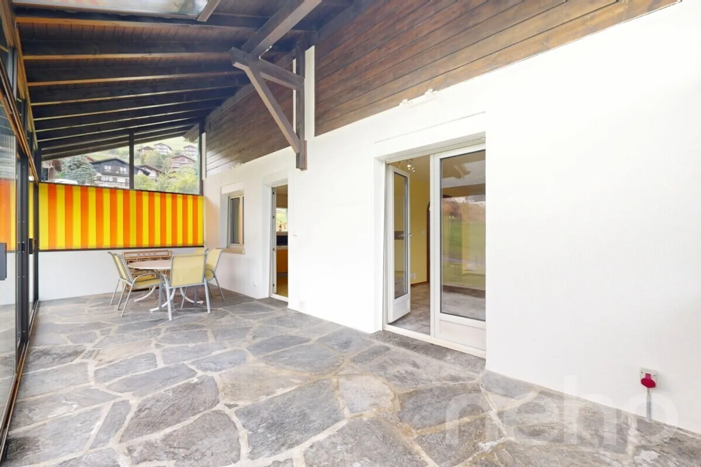 Casa familiare con vista panoramica - Giardino e garage - Foto 8 di 12