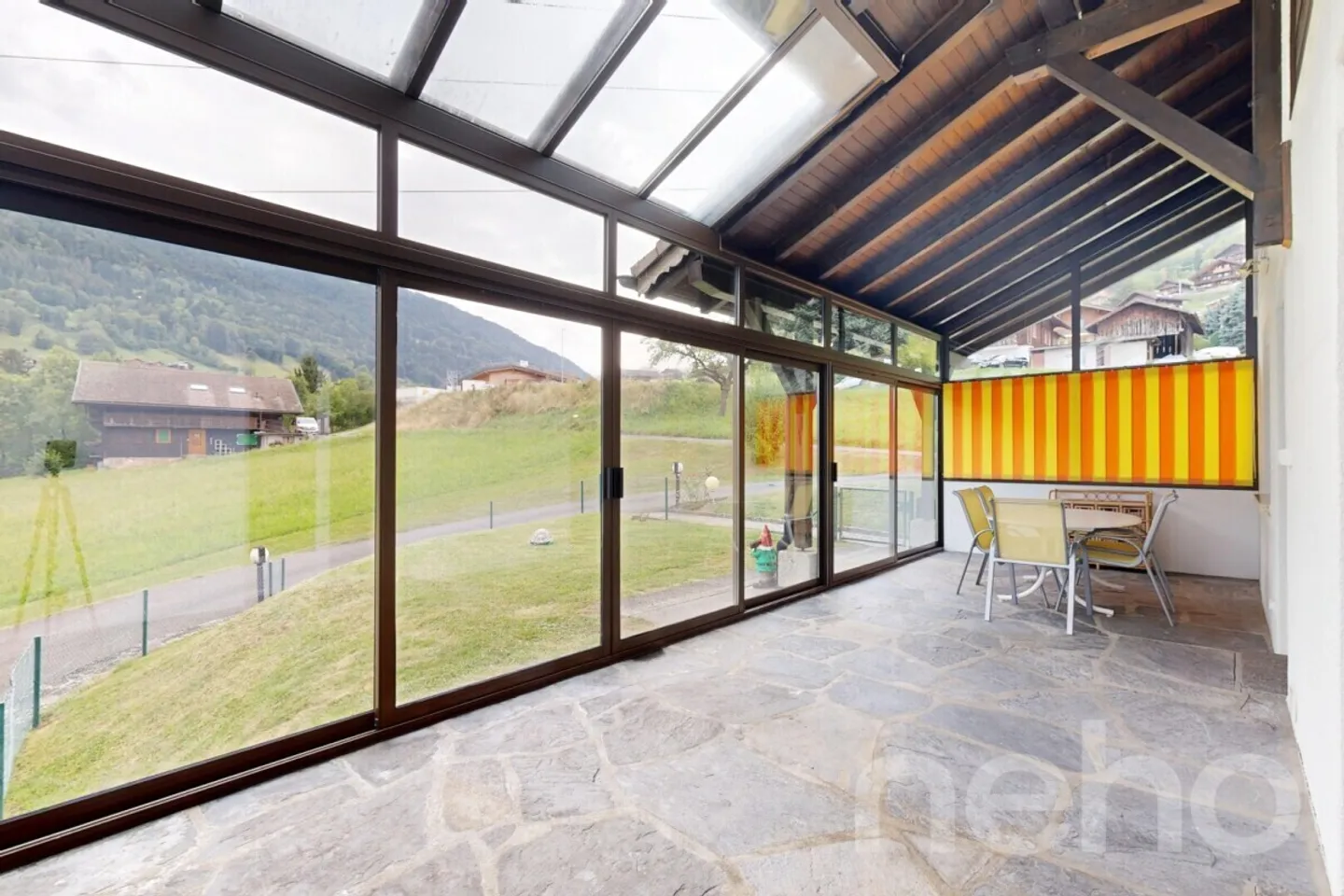 Casa familiare con vista panoramica - Giardino e garage - Foto 9 di 12