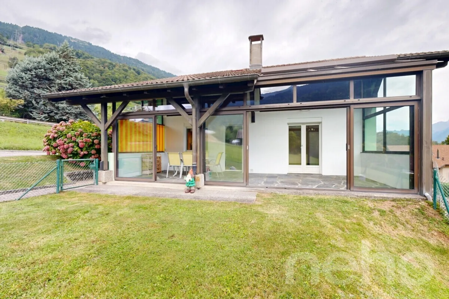 Casa familiare con vista panoramica - Giardino e garage - Foto 10 di 12