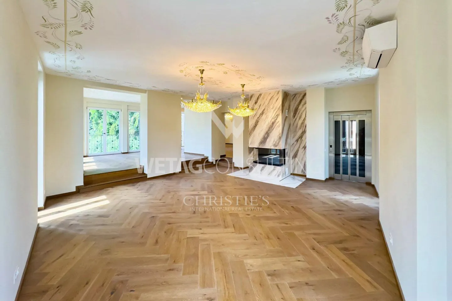 Elegante villa completamente ristrutturata a Lugano con idromassaggio su... - Foto 3 di 10