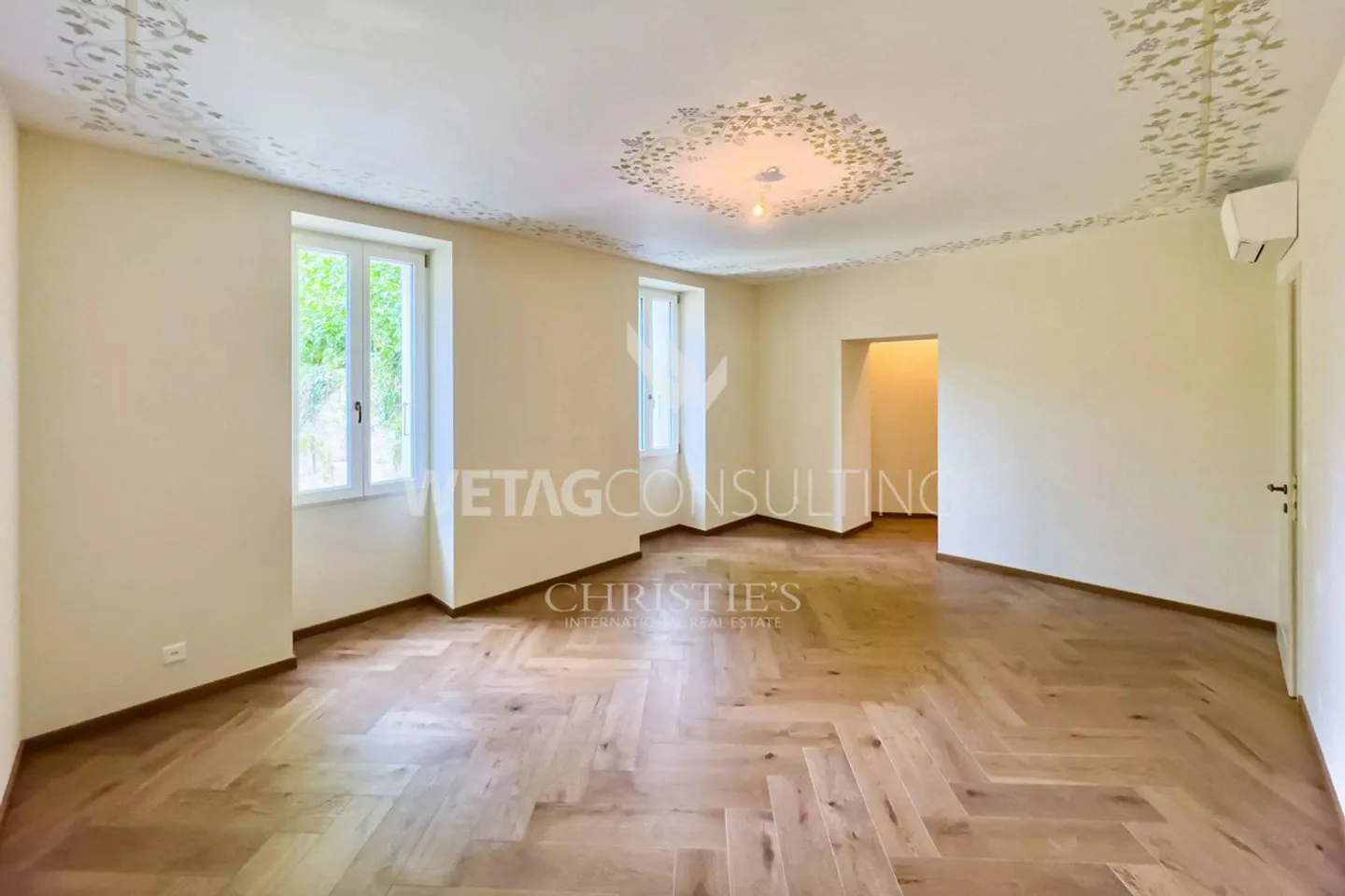 Elegante villa completamente ristrutturata a Lugano con idromassaggio su... - Foto 6 di 10