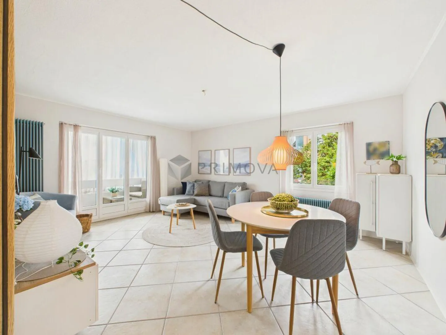 Appartement de 4,5 pièces prêt à emménager avec aménagement moderne - Photo 2 sur 11