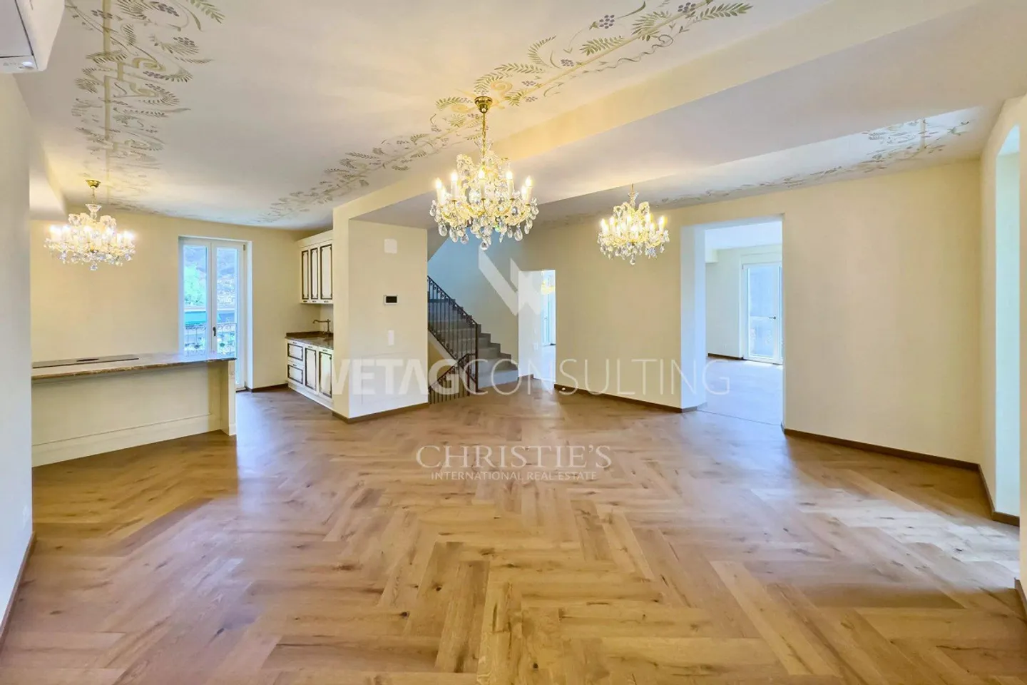 Elegante villa completamente ristrutturata a Lugano con idromassaggio su... - Foto 10 di 10