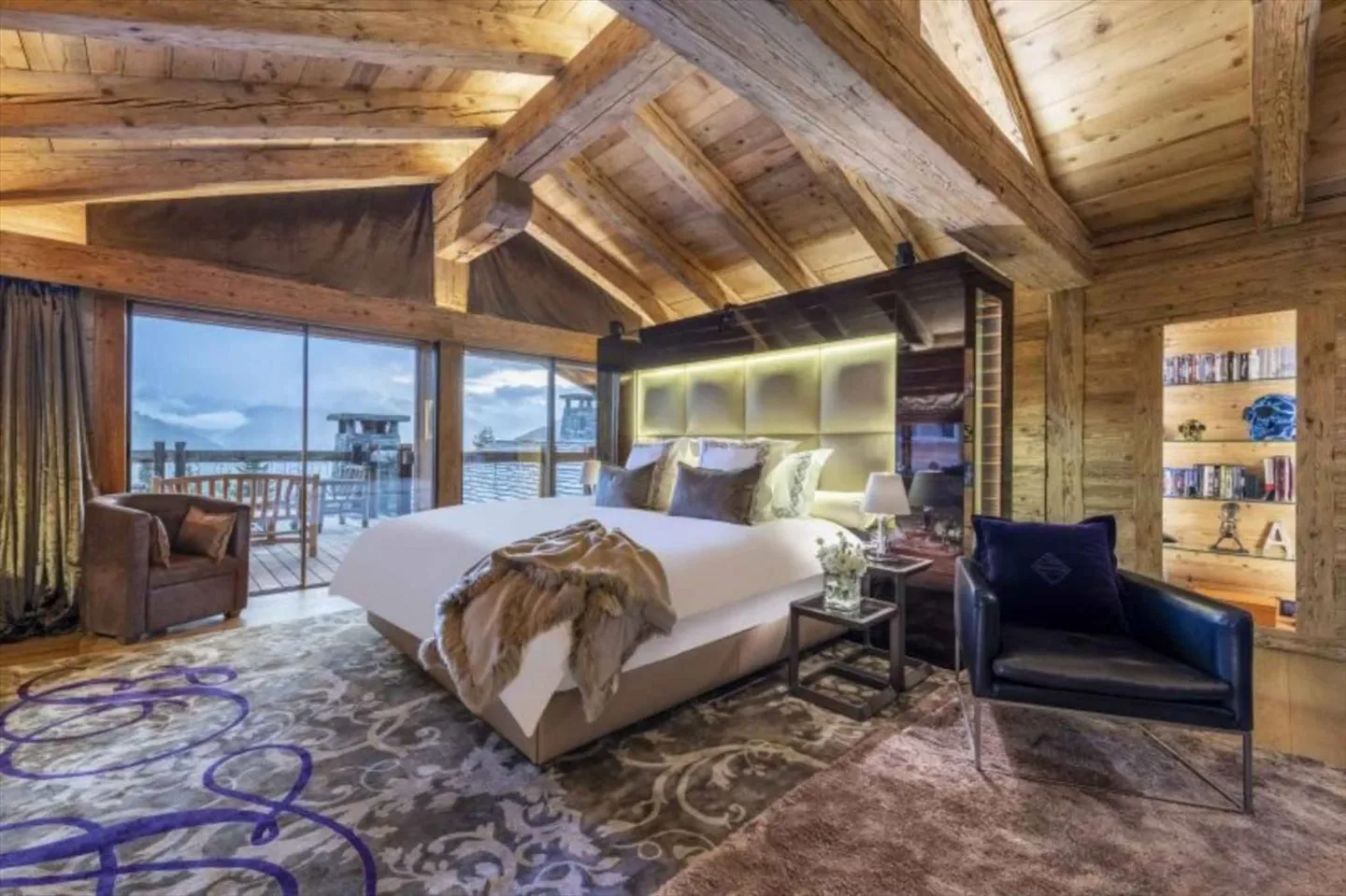 IL SOMMITÀ DEL LUSSO - CHALET CON 9 CAMERE DA LETTO - Foto 1 di 11