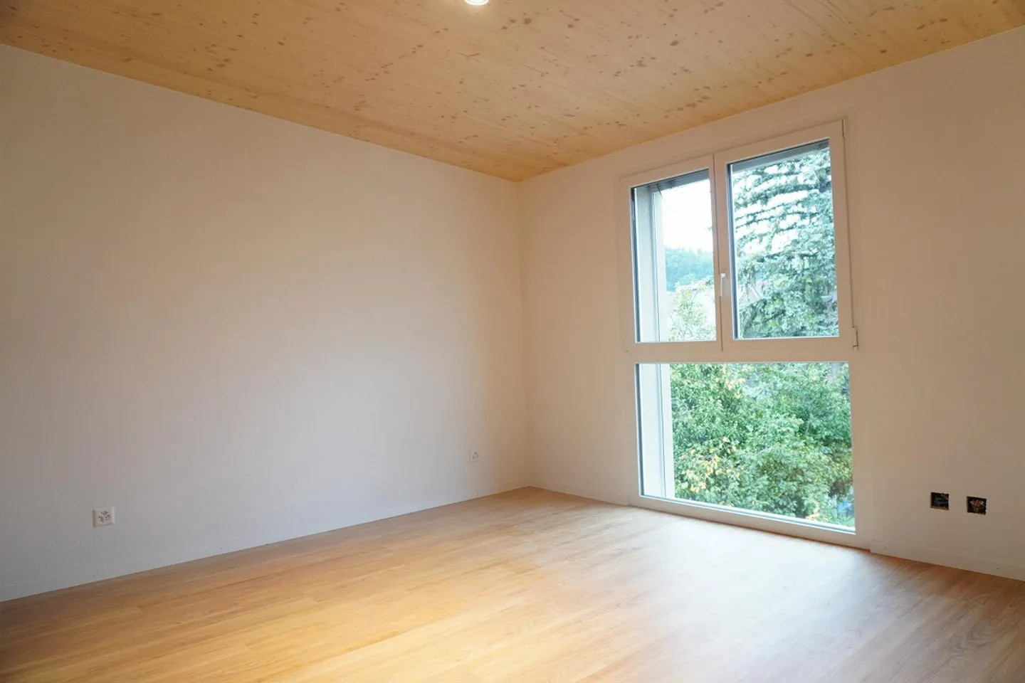 Single-family house with many extras - Photo 8 of 24