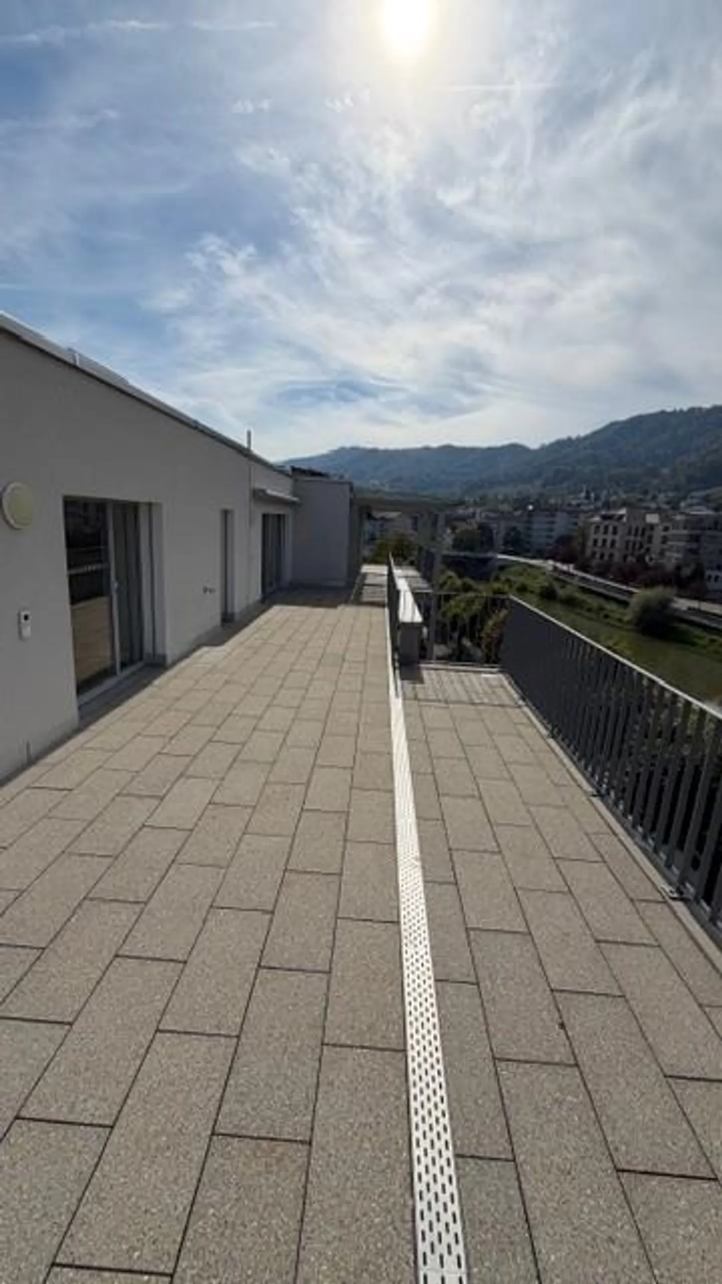 Attico sopra i tetti di Adliswil - con ampia terrazza - Foto 13 di 17