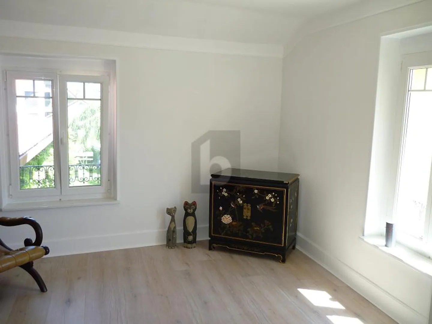 "Quiet and Respectful Environment" - Photo 3 of 6