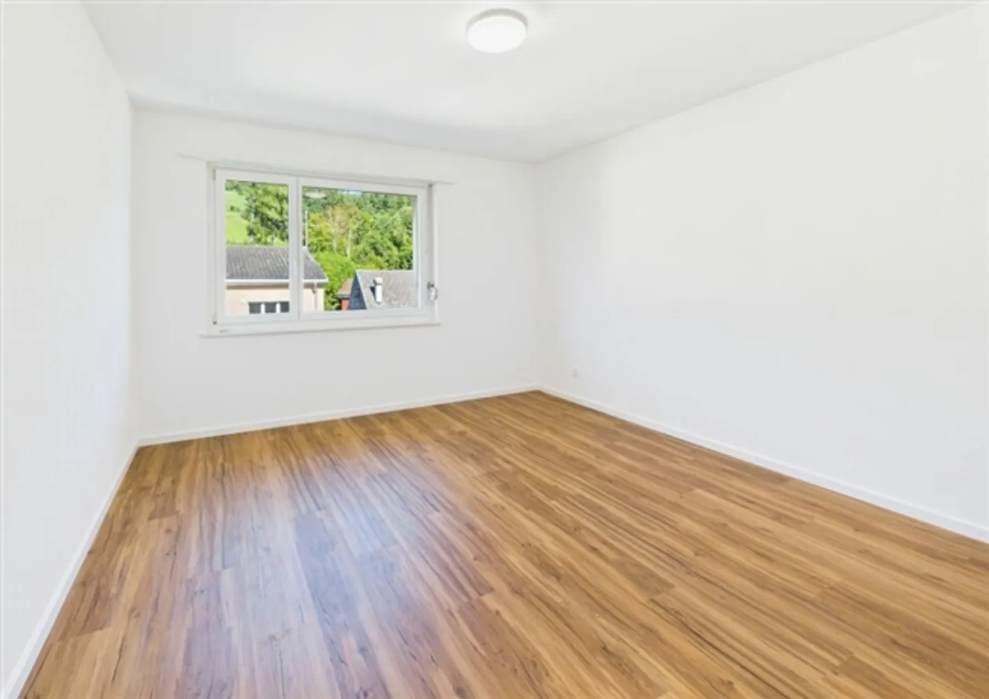 RISTRUTTURATO DI RECENTE CON BELLA VISTA - Foto 3 di 5