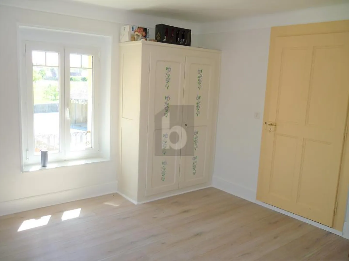 "Quiet and Respectful Environment" - Photo 5 of 6