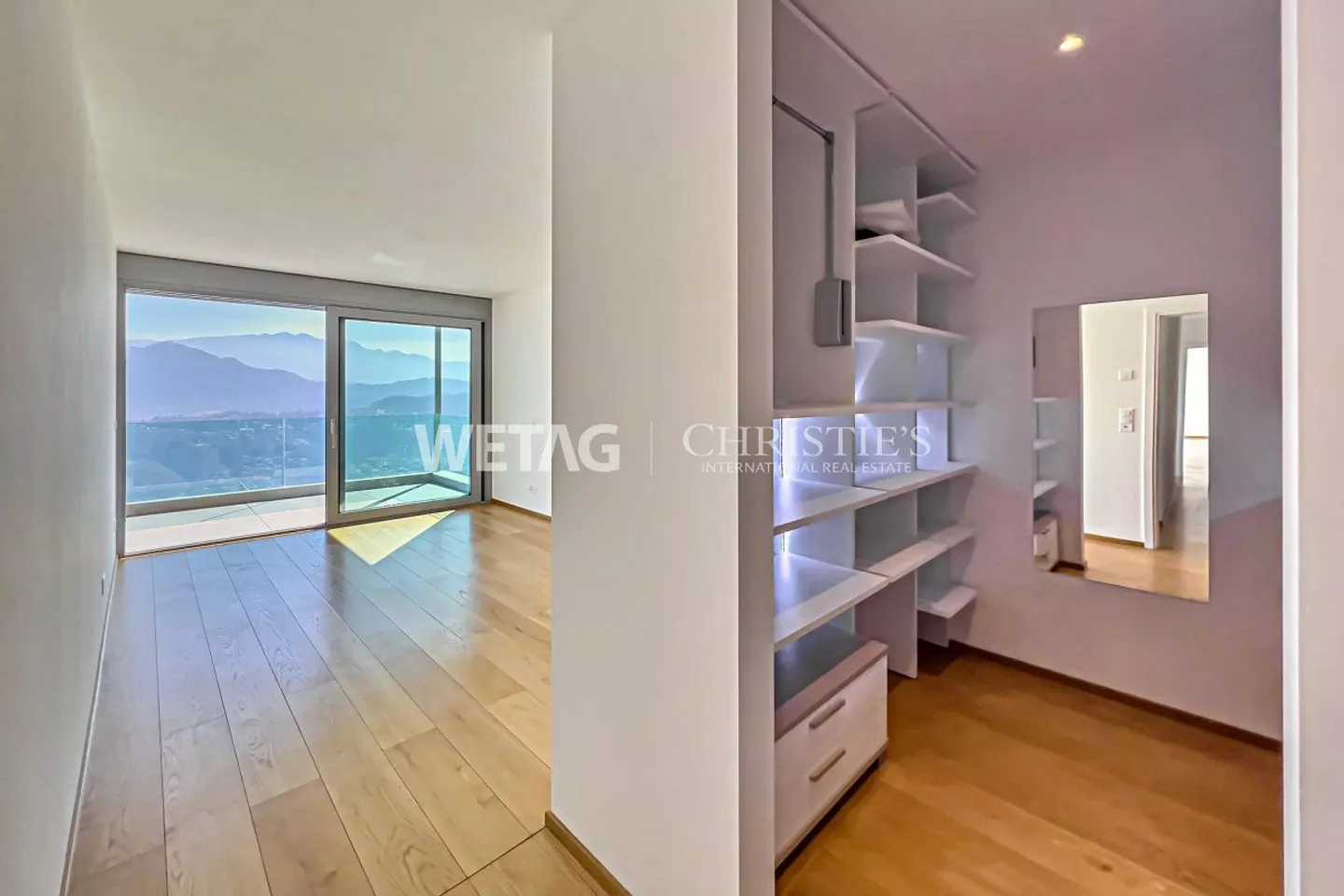 Prestigious apartment with spectacular views of Lake Lugano... - Photo 5 of 12