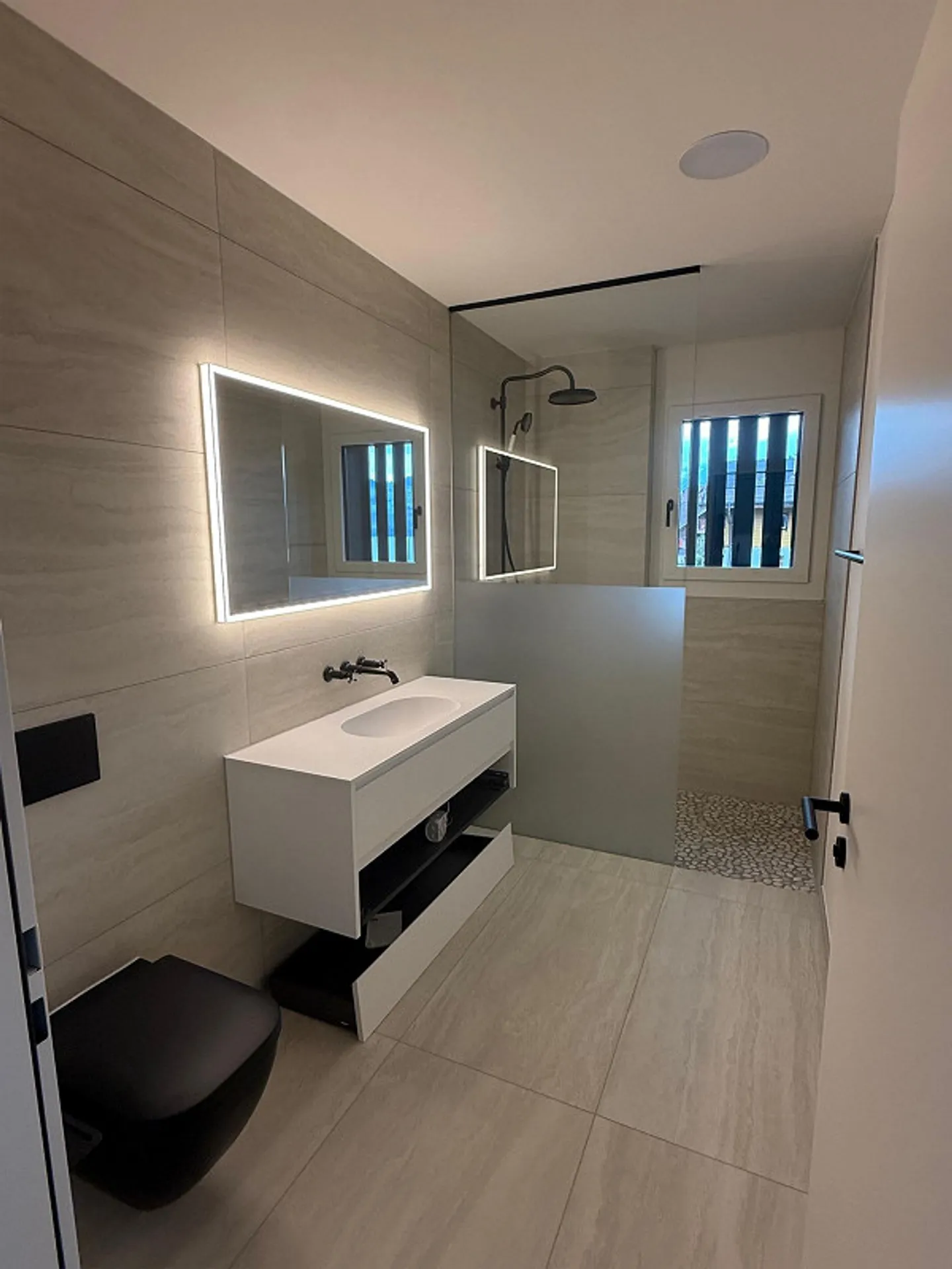 Exclusive 5.5-room new apartment with unobstructed lake view - Photo 2 of 10