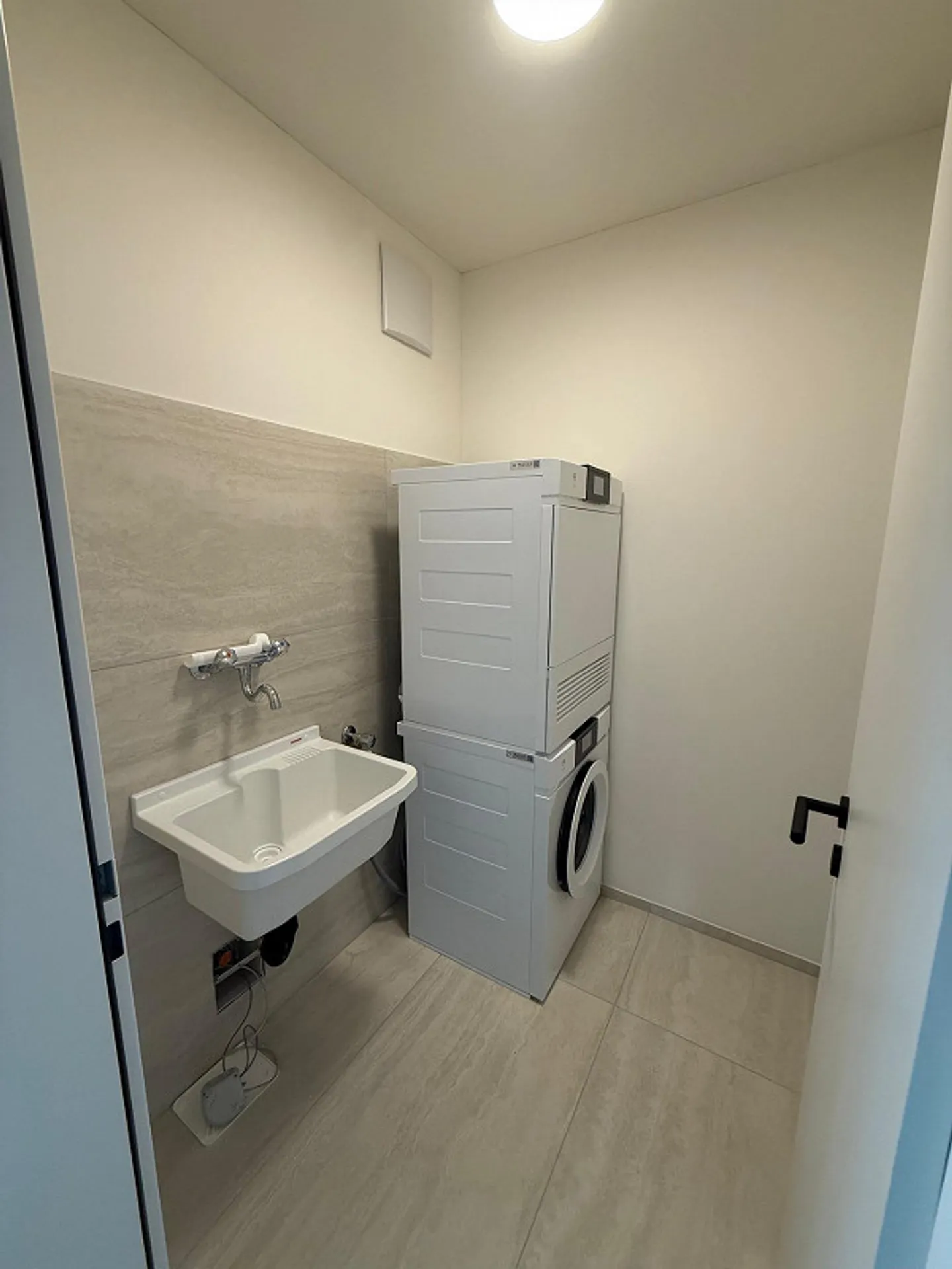 Exclusive 5.5-room new apartment with unobstructed lake view - Photo 4 of 10