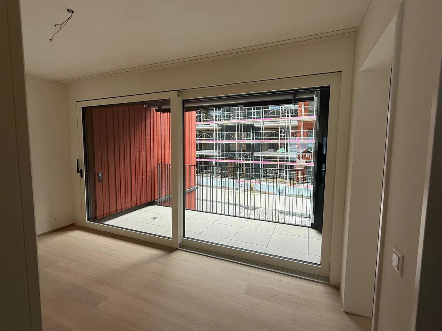 Exclusive 5.5-room new apartment with unobstructed lake view - Photo 8 of 10