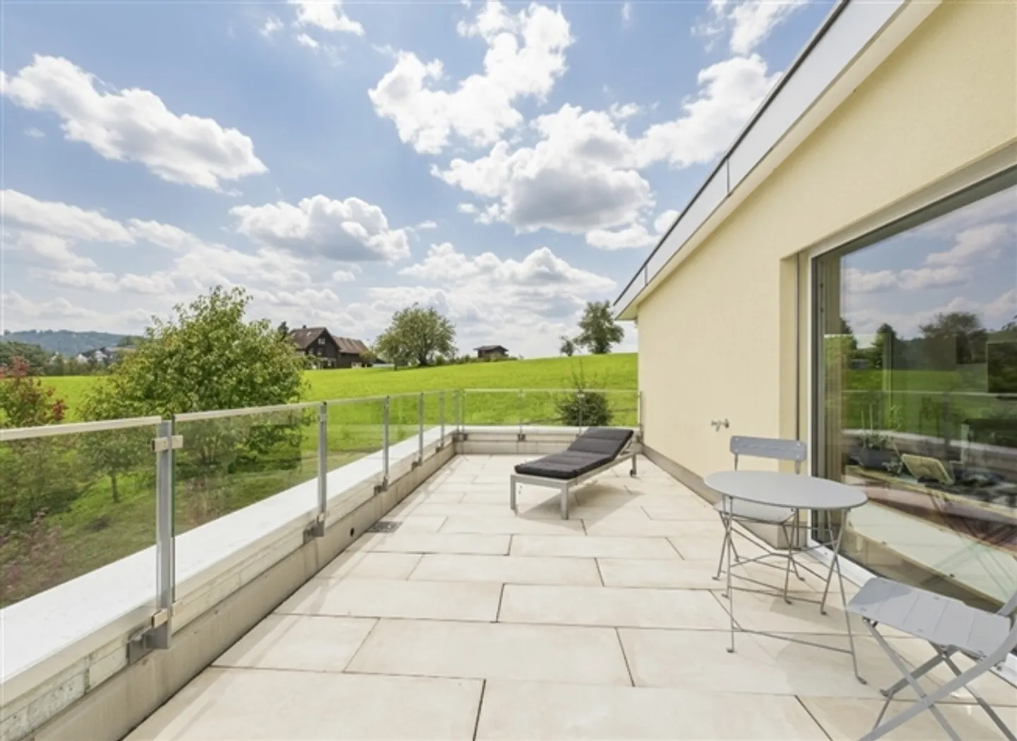 Luminoso appartamento attico di 3,5 locali con terrazza solare di 43 m² - Foto 13 di 13