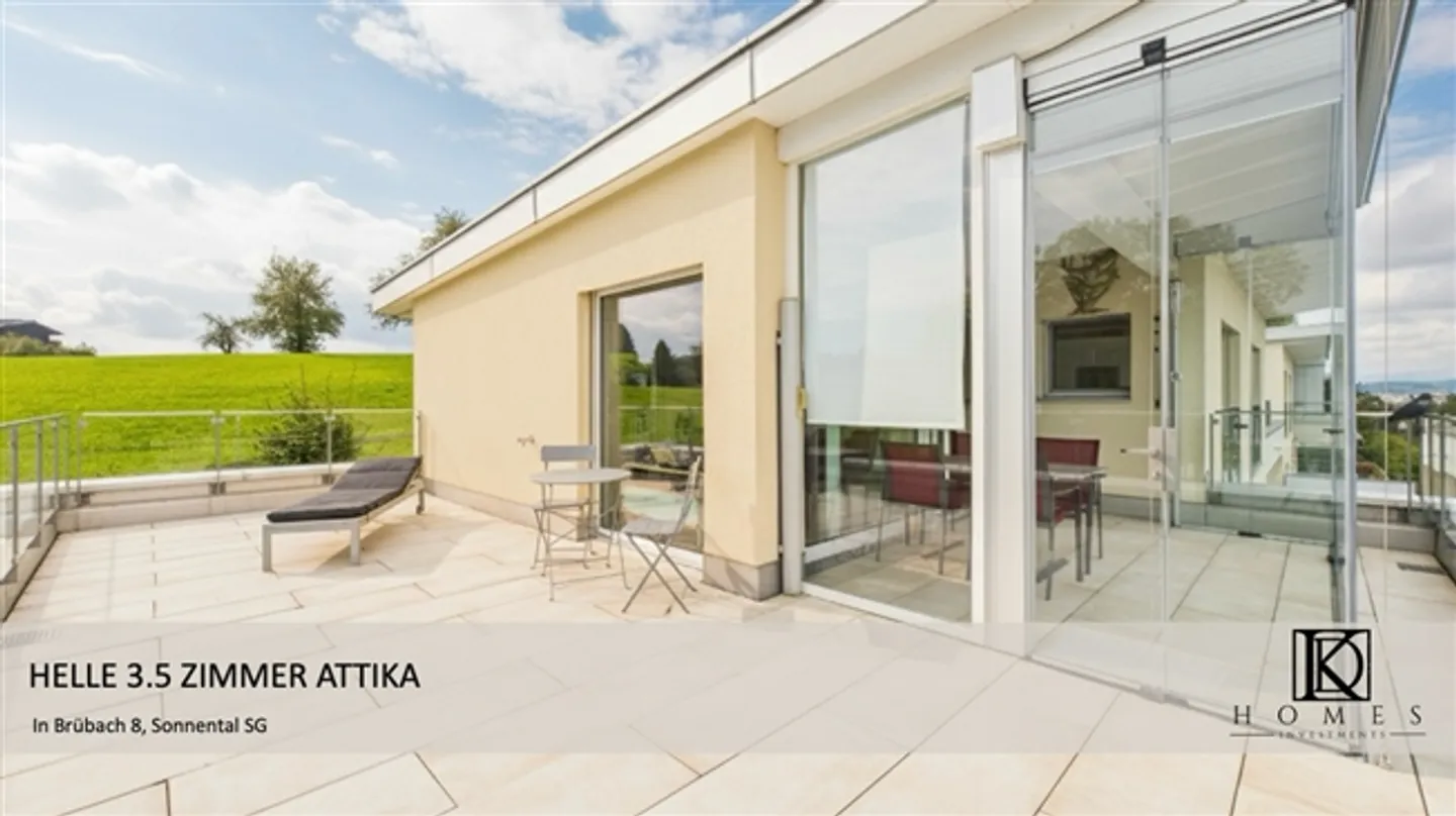 Luminoso appartamento attico di 3,5 locali con terrazza solare di 43 m² - Foto 1 di 13