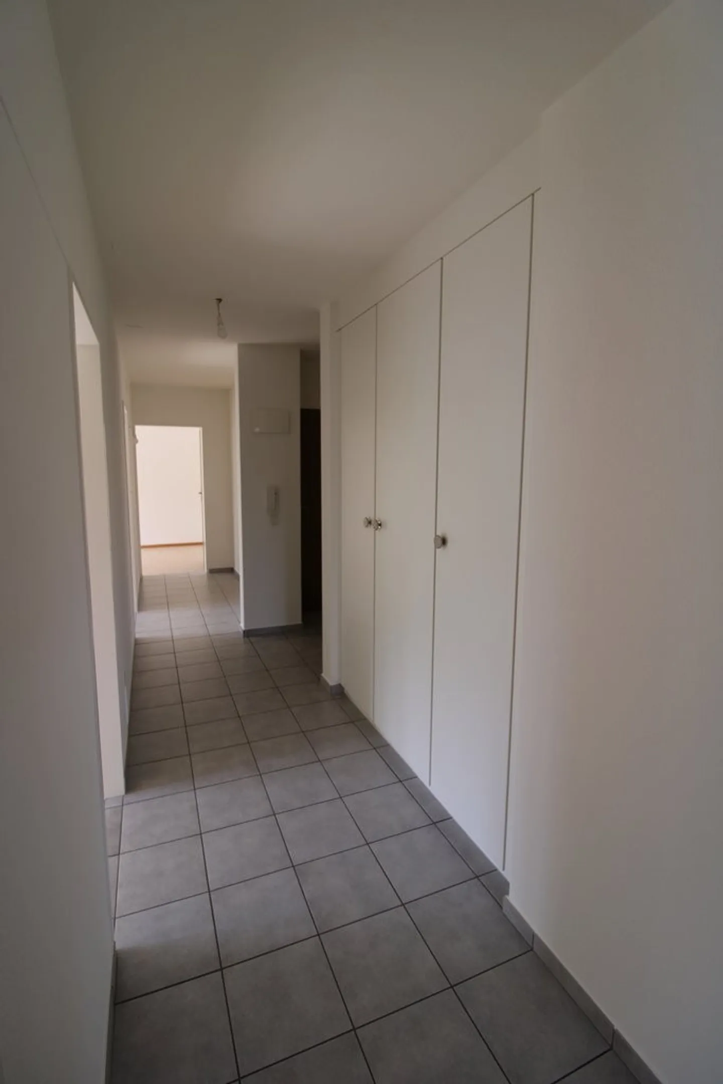 Appartamento 4 locali con balcone - Foto 5 di 9