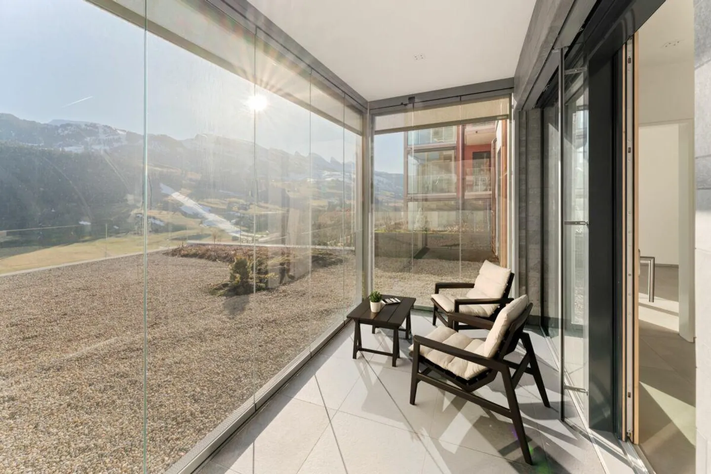 Première ou deuxième résidence : Appartement neuf exclusif dans un emplacement privilégié - Photo 9 sur 12