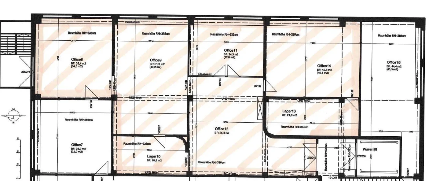 Spazio ufficio con strutture di stoccaggio e laboratorio - Foto 4 di 4