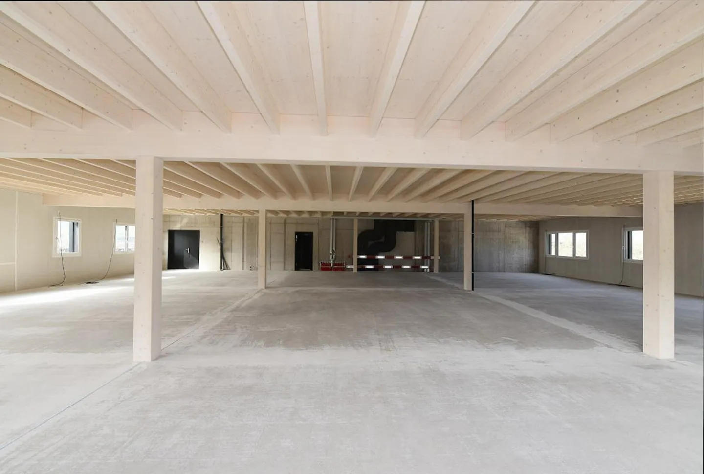 Attractive office and commercial spaces for rent in Buochs - Photo 2 of 11