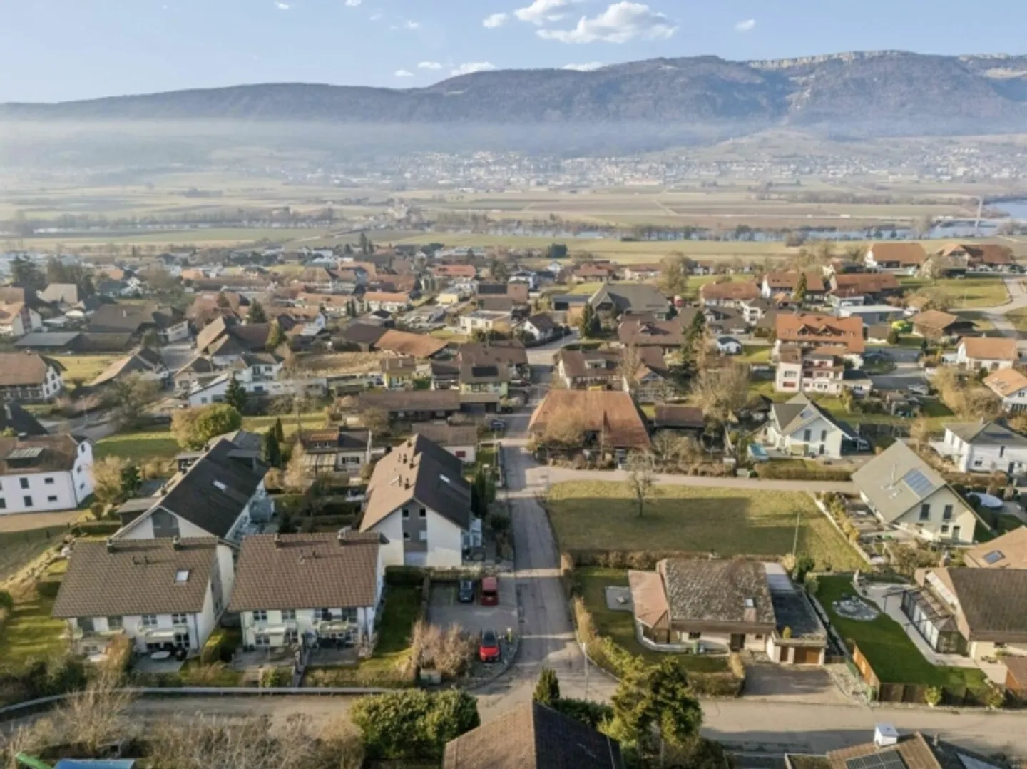 Well-maintained end-of-terrace house in a quiet family neighborhood - Photo 12 of 13
